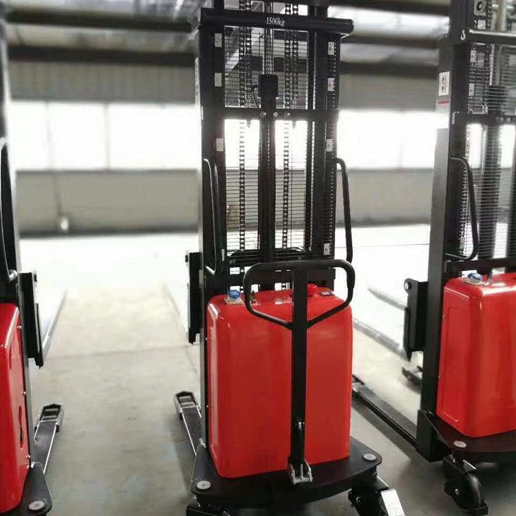 مكدس نصف كهربائي